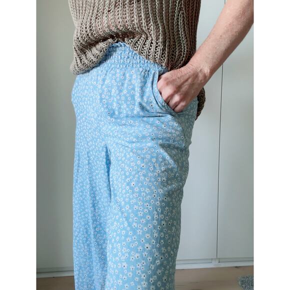 American Eagle Outfitters Wide Leg Cropped Pants Blue Floral Print Size XS - Picture 4 of 10